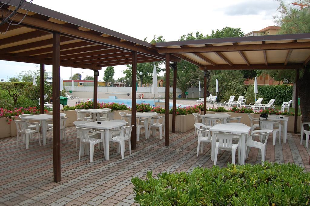 Hotel Perla Сенигалия Екстериор снимка