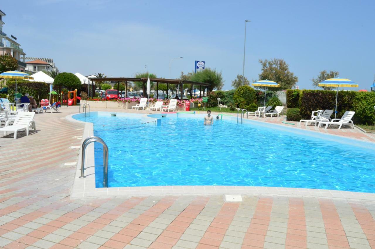 Hotel Perla Сенигалия Екстериор снимка