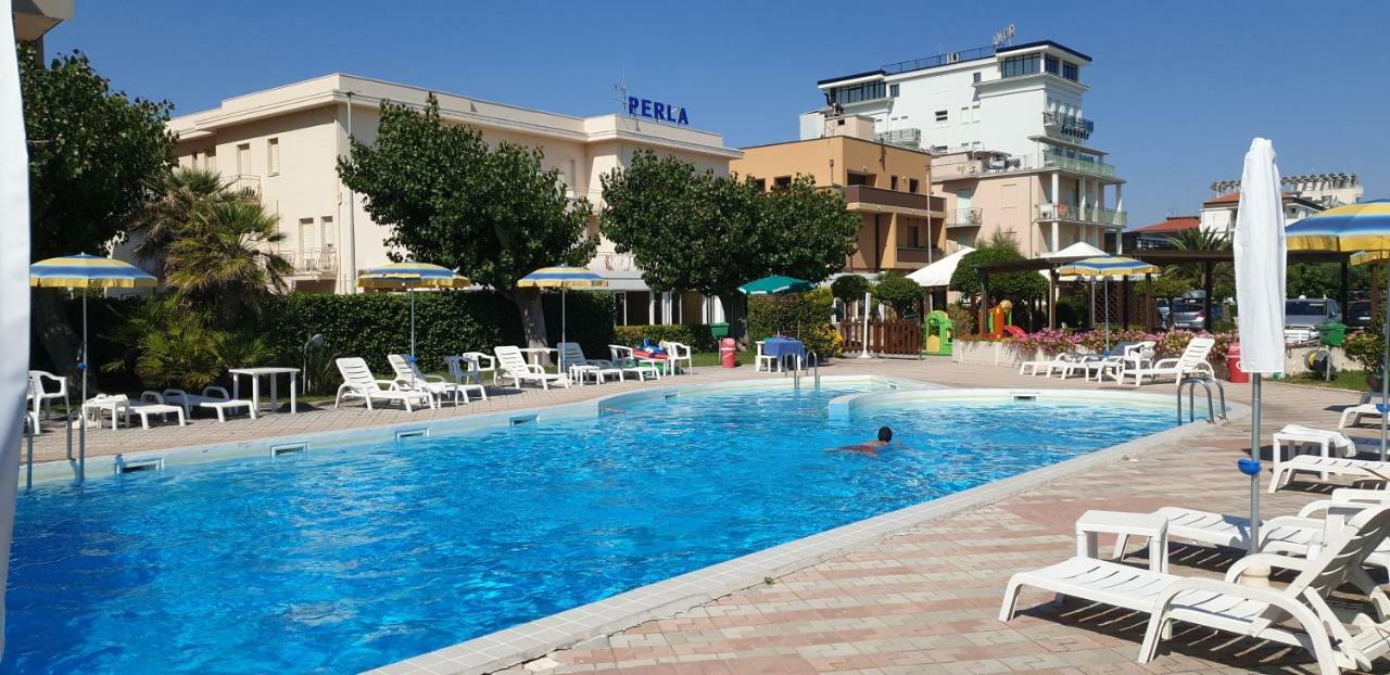 Hotel Perla Сенигалия Екстериор снимка